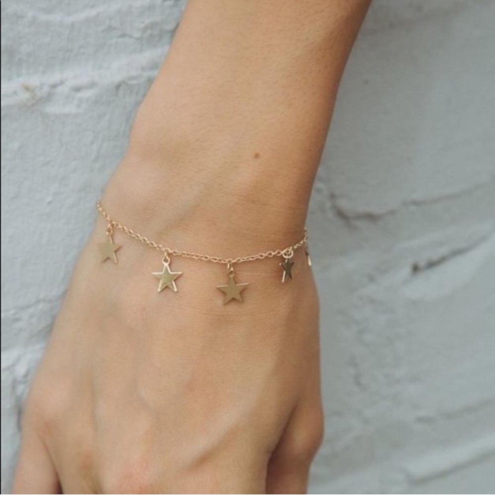 Brandy Melville star bracelet